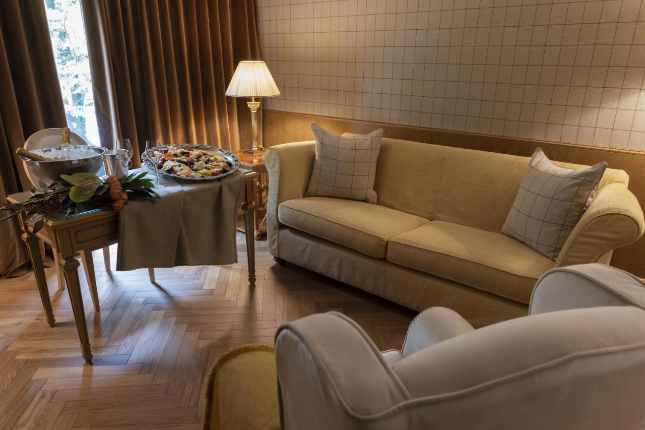 Grand Hotel De La Ville Parma Zewnętrze zdjęcie A suite at the Hotel de la Ville
