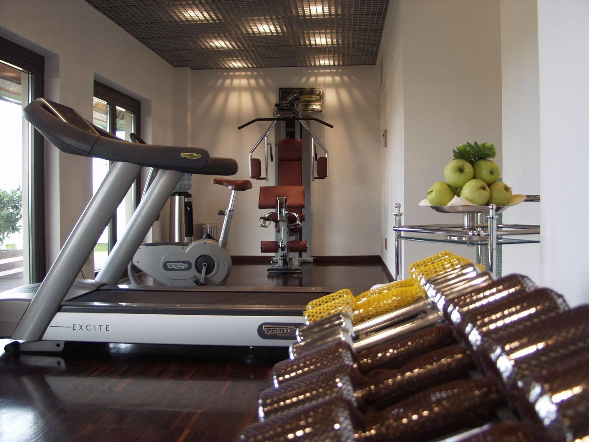 Grand Hotel De La Ville Parma Zewnętrze zdjęcie A home gym